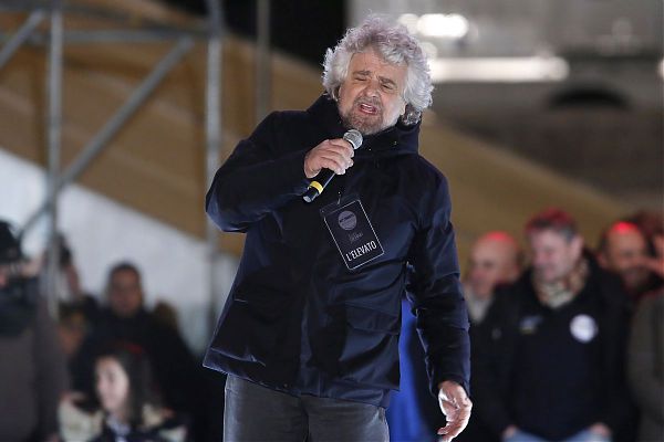 Grillo: "Ho proposto un referendum per l'area dell'euro"