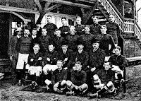 SELECCIÓN DE DINAMARCA - Temporada 1908-09 - Plantilla de la Selección de DINAMARCA que ganó la MEDALLA DE PLATA de los Juegos Olímpicos de Londres de 1908, tras ganar a Francia 2 veces (9-0 y 17-1) y perder en la final contra Gran Bretaña (2-0)