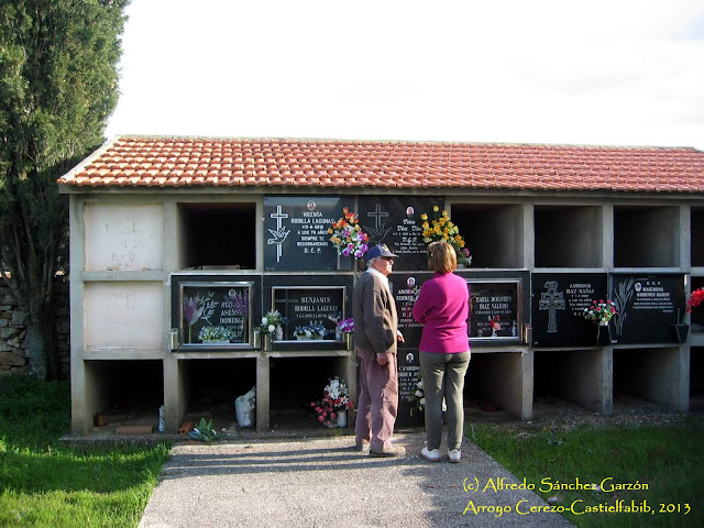 arroyo-cerezo-cementerio-nichos