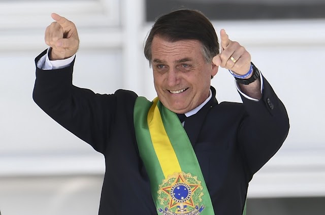  Bolsonaro assina decreto que fixa salário mínimo em R$ 998 ou invés de R$ 1.006 em 2019