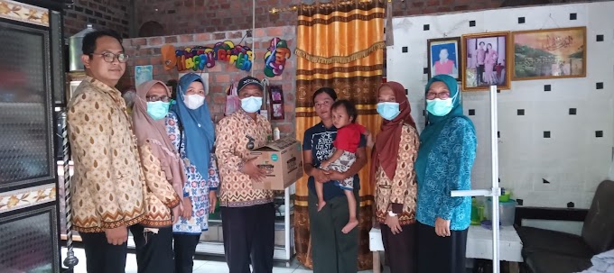 Kamis, 01 Desember 2022 Kegiatan monitoring perkembangan anak balita stunting dari puskesmas gunung kemala di kelurahan payuputat kecamatan Prabumulih barat kota Prabumulih.