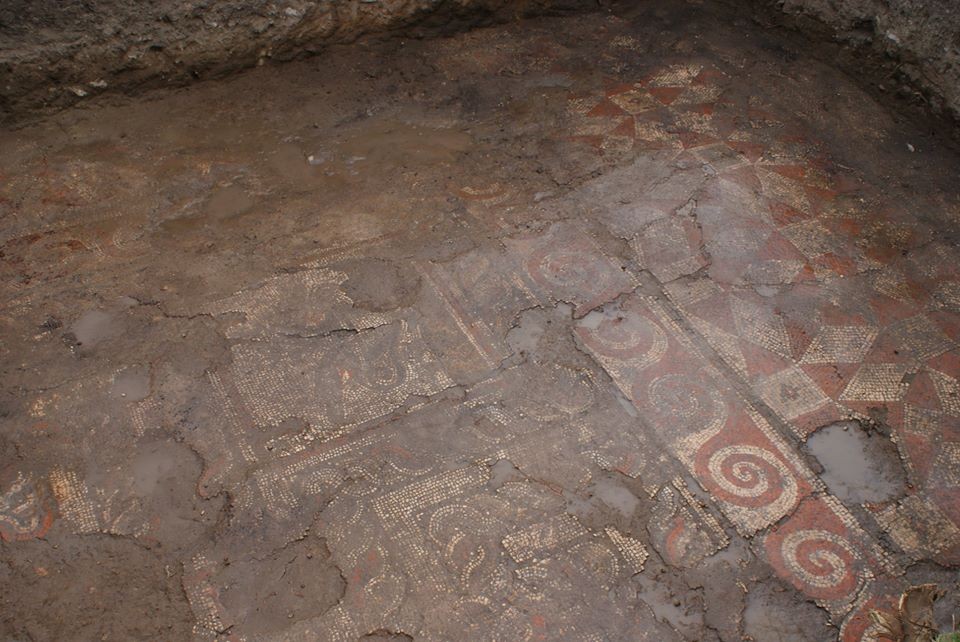 Βουλγαρία: Οι αρχαιολόγοι βρίσκουν 800 αντικείμενα και νέα ψηφιδωτά στη ρωμαϊκή πόλη Μαρκιανούπολη