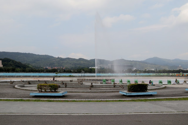 台北河濱公園自行車道 基隆河左岸鐵馬行