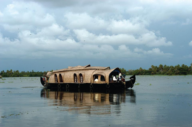 The houseboats in Kerala are huge slow moving exotic barges used for leisure trips on the backwaters of Kerala.