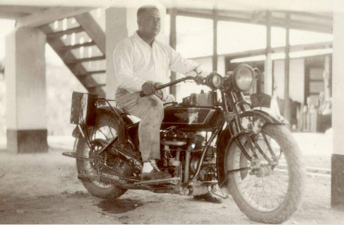 Motor Jadul Handerson De Luxe 1921 Tuan Paul van Der Brink di Serangdjaja Lankat