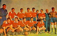 Club Atlético INDEPENDIENTE DE AVELLANEDA - Avellaneda, Buenos Aires, Argentina - Temporada 1948 - Cervino, Rivas, Leguizamón, Arrigó, Batagliero, Simonetti; Crucci, De la Mata, Romay, Mario Fernández y Mourín - INDEPENDIENTE se proclamó Campeón de la 1ª División argentina, obteniendo su tercer título profesional y quinto global