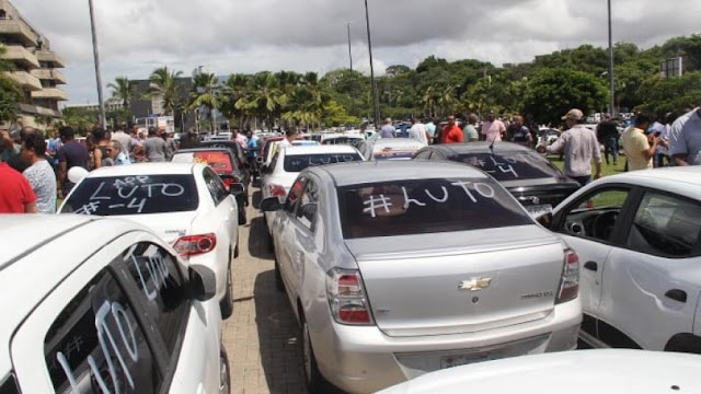 Após chacina, motoristas de aplicativos fazem manifestação no CAB