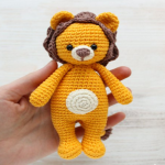 https://amigurumi.today/crochet-cuddle-me-lion-amigurumi-pattern/