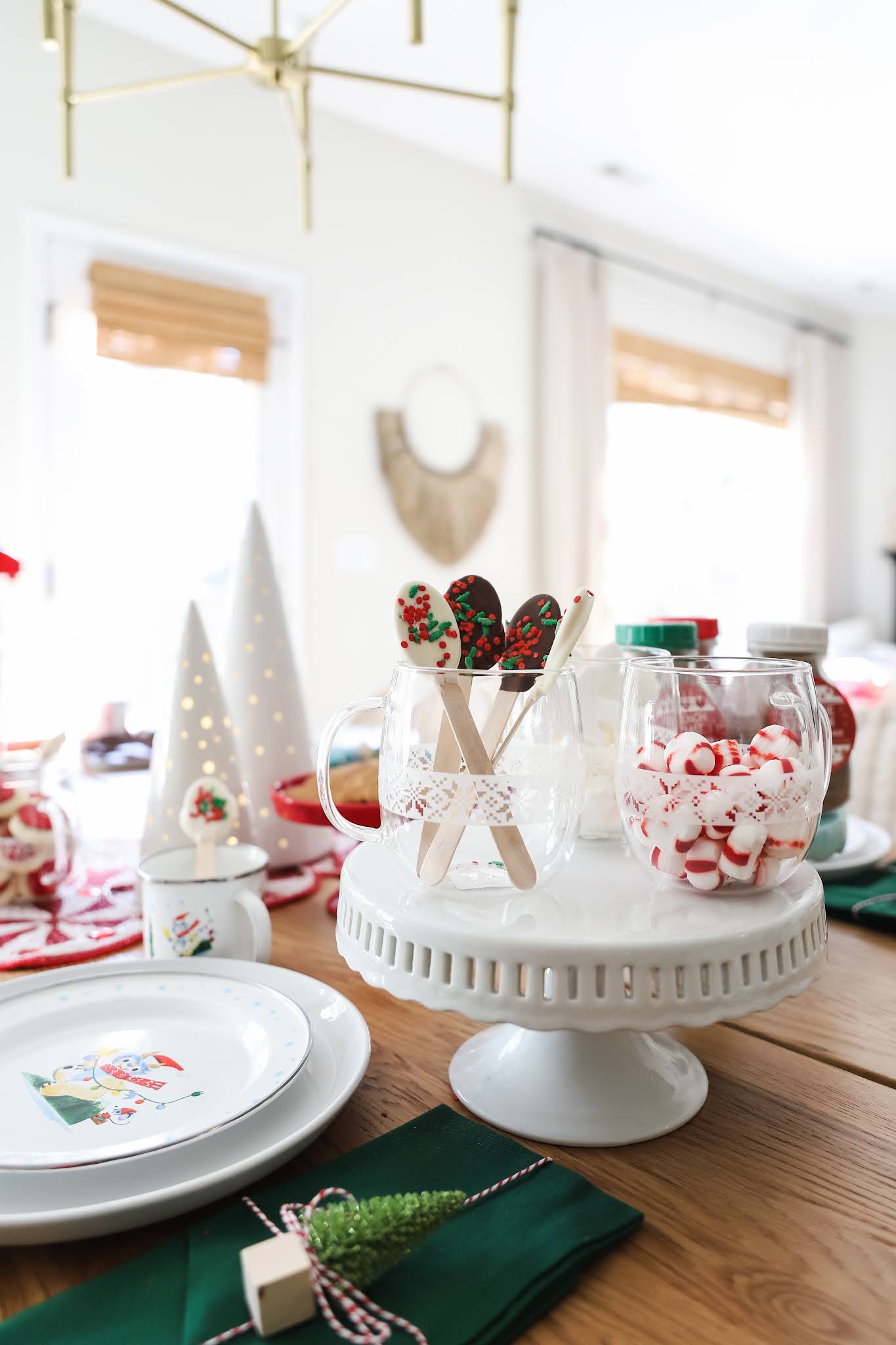 How To Create a Festive Hot Cocoa Bar!