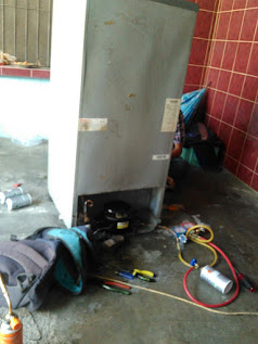 Proses pengisian freon kulkas satu pintu