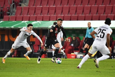 ملخص وهدف فوز بايرن ميونخ علي أوجسبورج (1-0) الدوري الألماني