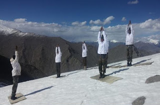 Indian Army Personnel doing Yoga at Siachen