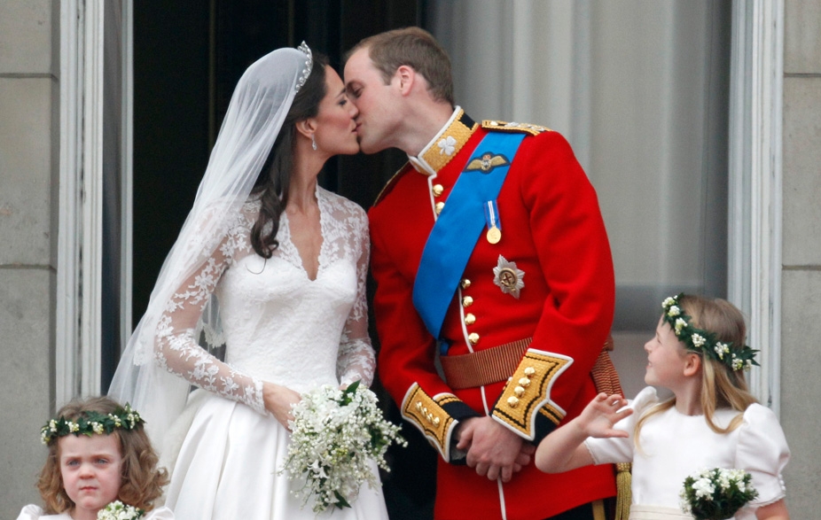 kate middleton and prince william kiss. kate middleton and prince