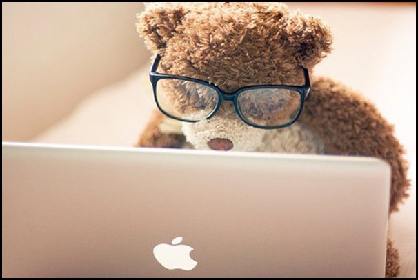 Laptop-Apple-Ursinho-Óculos