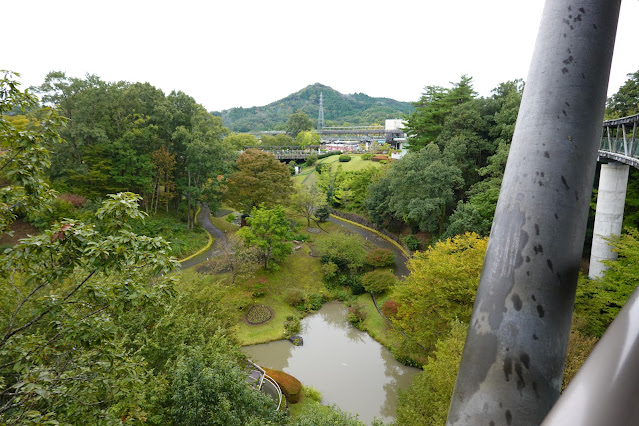 鳥取県西伯郡南部町鶴田　とっとり花回廊　回廊から花の谷を望む
