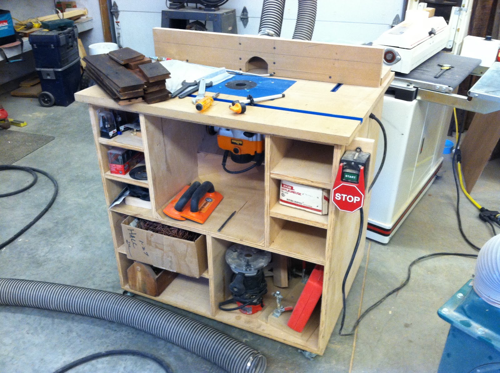 RusticWorks - Wood Working Photo Journal: Norm Abrams Style Router Table