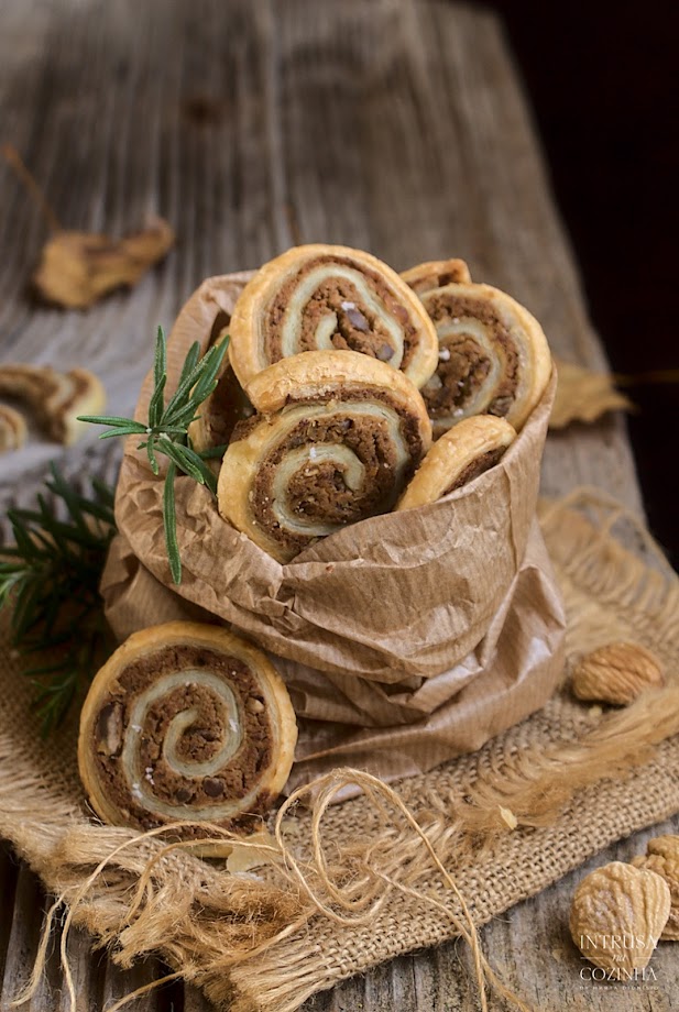 Caracóis Folhados de Castanha e Alheira (Chestnut and Alheira Rolls), darkmood food photo, foodstyling, petiscos com castanha portuguesa