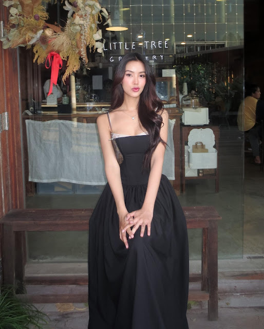 Jess Thanchaya Inprasert – Most Beautiful Thailand Transgender Girl Style Outfit Clothes in Black Midi Dress