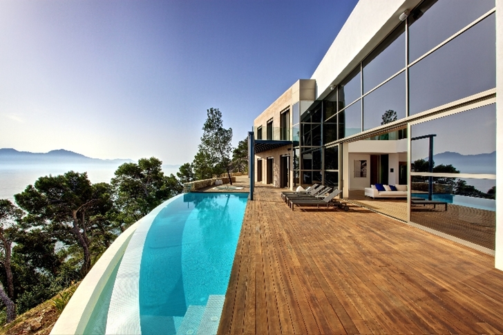 Terrace of Modern mansion on the cliffs of Mallorca 