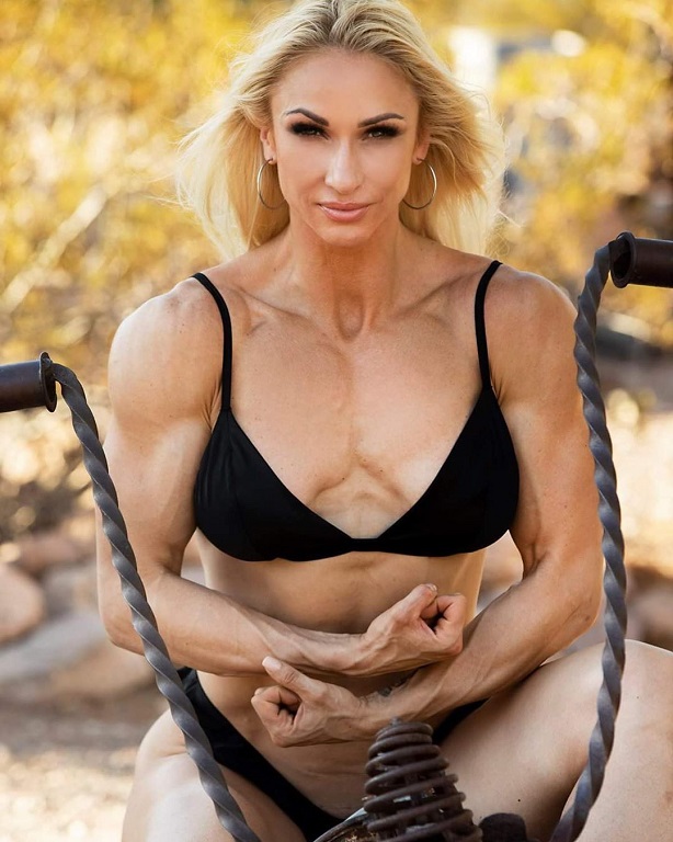 Larissa Penaloza – Girls with Muscle Instagram