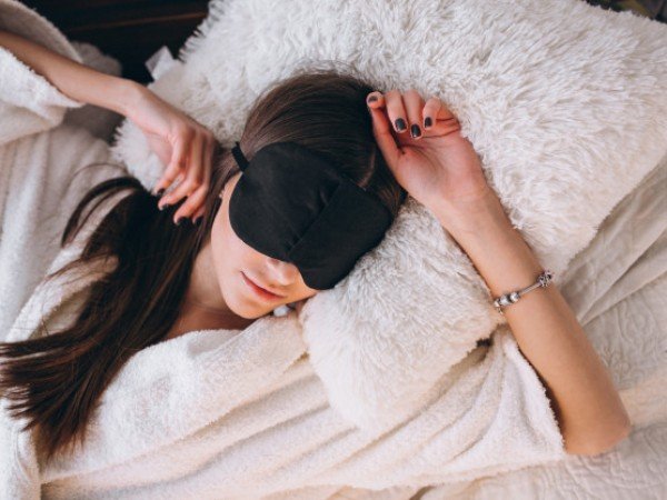 Health News: Do Sleep Masks Help You Sleep Better?