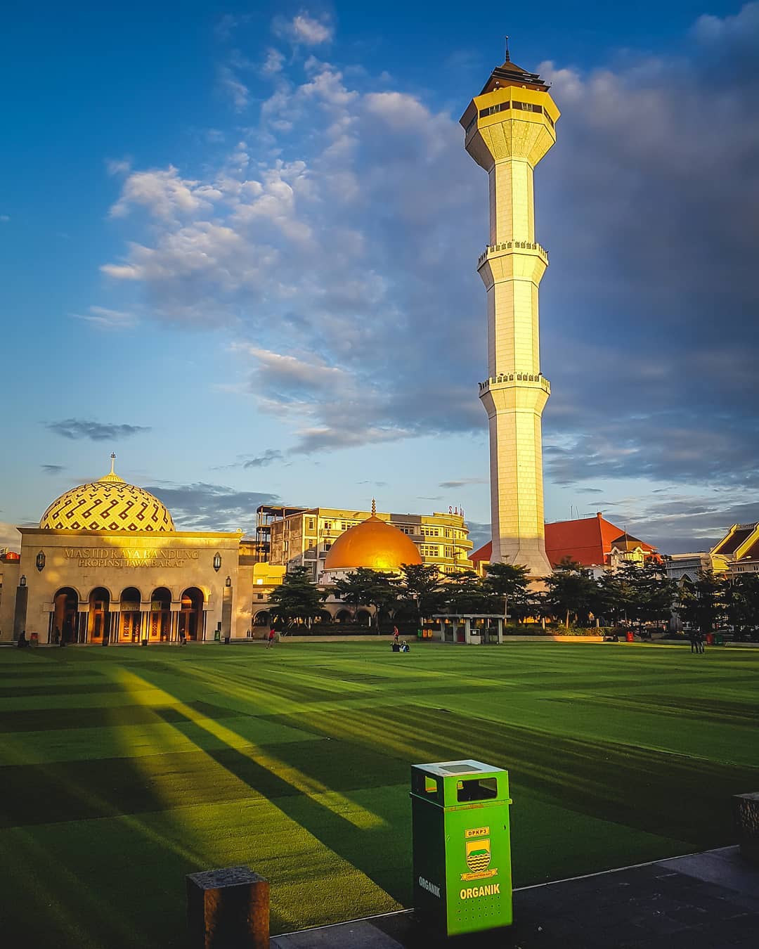 Masjid Agung Bandung Malam Hari Gambar Islami