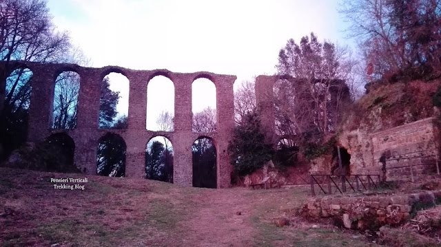 Ruderi dell'acquedotto romano a Canale Monterano