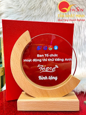 Kỷ Niệm Chương Gỗ