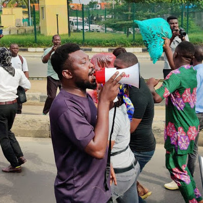 VIDEO: Security operatives attack peaceful protesters, disrupt protest