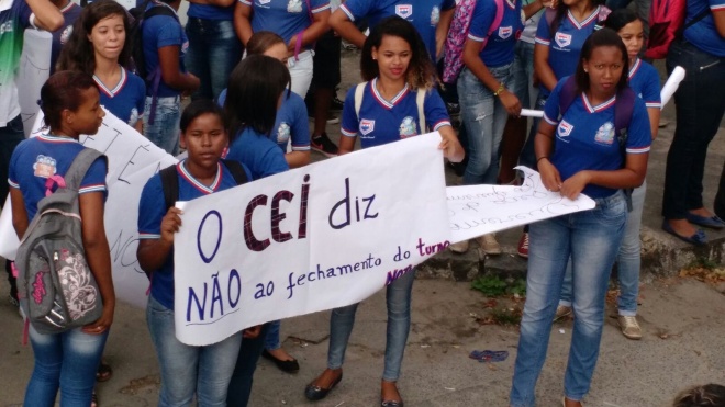 Alunos protestam contra mudança no CEI