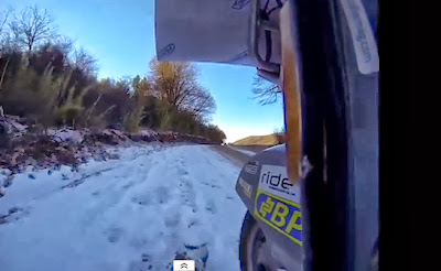 Travesía Vespa por Piedra del Aguila.-