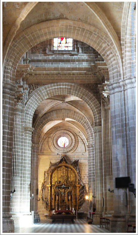 Catedral de San Salvador; Cristo de la Viga;