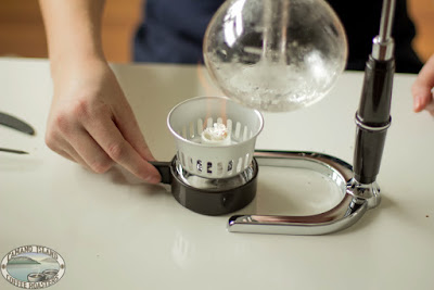 Cách pha cà phê syphon - Bước 6A