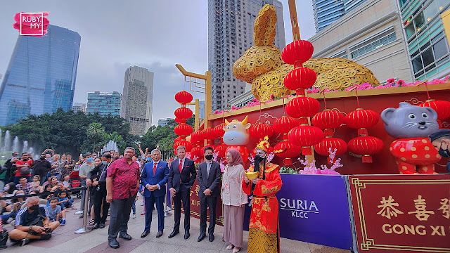 KUMPULAN SYARIKAT SURIA KLCC MENYAMBUT KETIBAAN TAHUN ARNAB DENGAN MENCATAT REKOD DALAM MALAYSIA BOOK OF RECORDS 2023