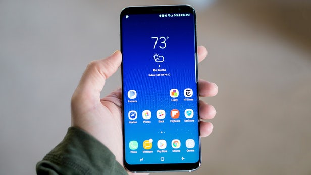 Samsung Galaxy S8+ berukuran 6.2 inchi dengan Super AMOLED