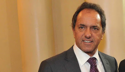 Scioli pidió al peronismo "aggiornarse" y criticó a Macri