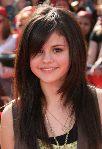 selena gomez new hairstyle