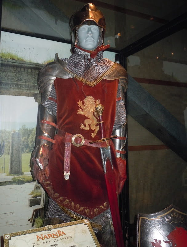 Peter Pevensie battle costume Narnia