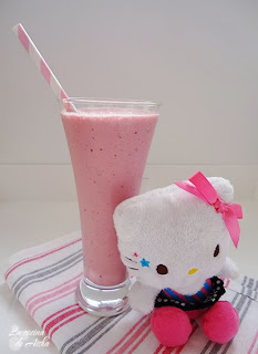 smoothie de granada y frutos rojos