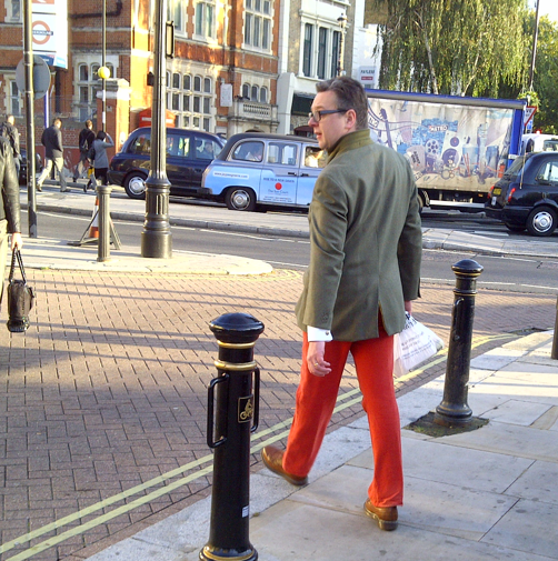 Look at my fucking red trousers!: Upturned collar on tweed jacket