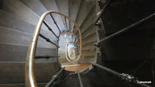 urbex-immeuble-compteurs-rue-Nicolas-escaliers-jpg
