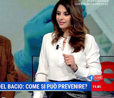 Foto bella conduttrice televisiva Benedetta Rinaldi