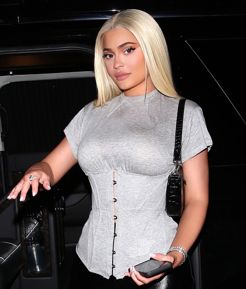 Kylie Jenner Clicks at Catch LA in Beverly Hills 22 Jun -2020