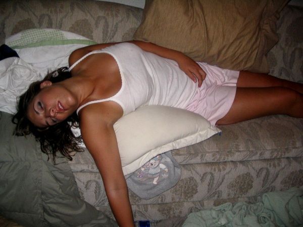 Passed Out Drunk Girls Pictures6