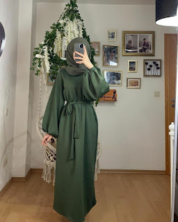 Inspirasi baju lebaran muslimah Gamis Hijau Army