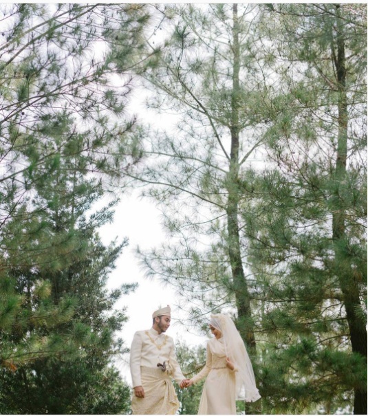 Foto Pengantin Malaysia yang Romantis dan Lucu 