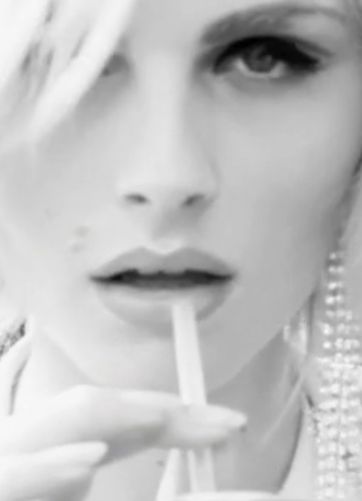 Andrej Pejic channels Marilyn Monroe