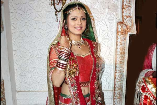 Drashti Dhami HD Wallpapers Free Download