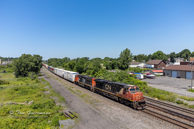 Led by CN 2247 and CN 5779, X368-23 is eastbound at CP 286 on the Syracuse Terminal Subdivision