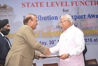 businesman-awarded-by-khattar